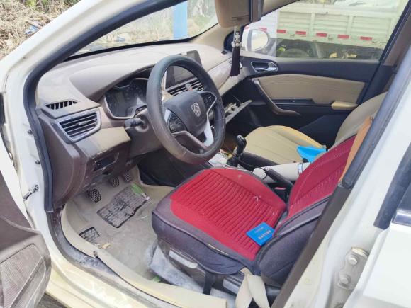 [济南·鲁A] 二手宝骏宝骏310W2017款 1.5L 手动时尚型 国VI