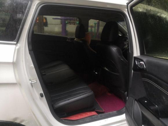 [成都·川A] 二手宝骏宝骏310W2018款 1.5L 自动豪华型 国V