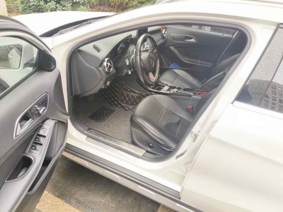 [杭州·浙A] 二手奔驰奔驰GLA2018款 GLA 200 时尚型