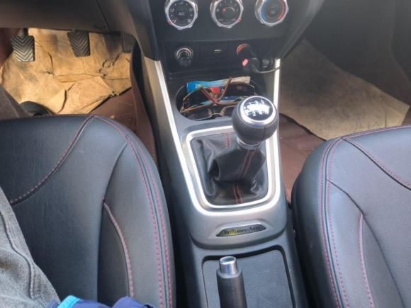 [上海·渝B] 二手中华中华V32015款 1.5L 手动智能型