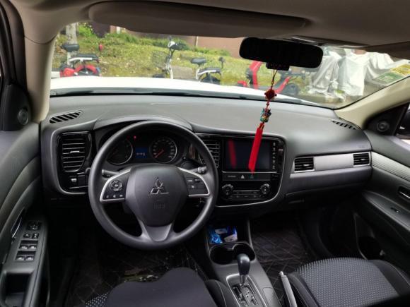 [上海·沪B] 二手三菱欧蓝德2016款 2.0L 两驱风尚版 5座