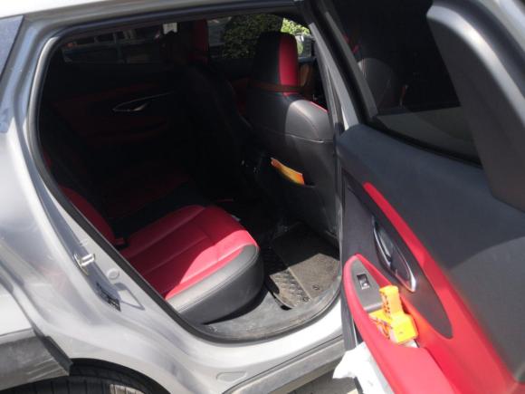 [成都·川A] 二手长安长安UNI-T2020款 1.5T 尊贵型