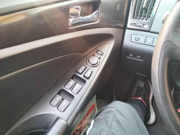 [北京·京Q] 二手现代索纳塔2011款 2.0L 自动至尊版