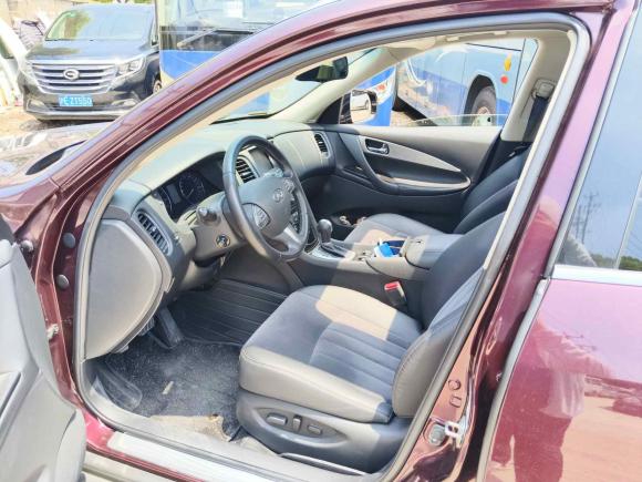 [上海·沪C] 二手英菲尼迪英菲尼迪QX502015款 2.5L 舒适版