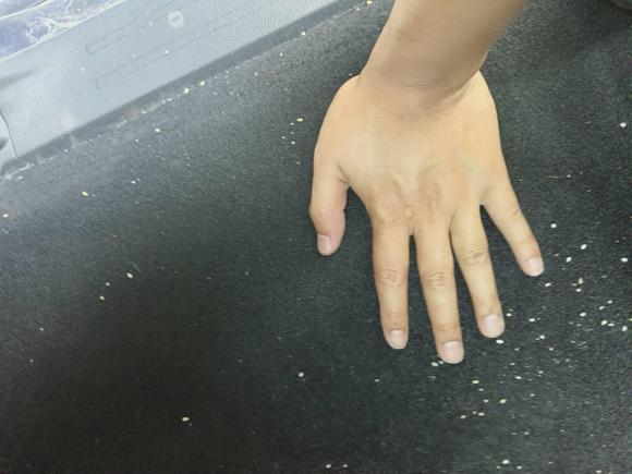 [南通·苏U] 二手金杯金海狮2022款 2.0L 客车魔术狮 9座