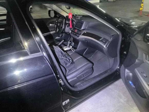 [广州·粤A] 二手本田歌诗图2014款 3.0L AWD尊贵导航版