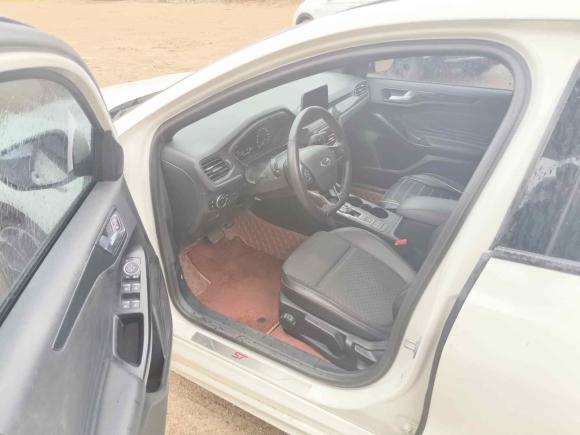 [义乌·浙G] 二手福特福克斯2019款 三厢 EcoBoost 180 自动ST Line