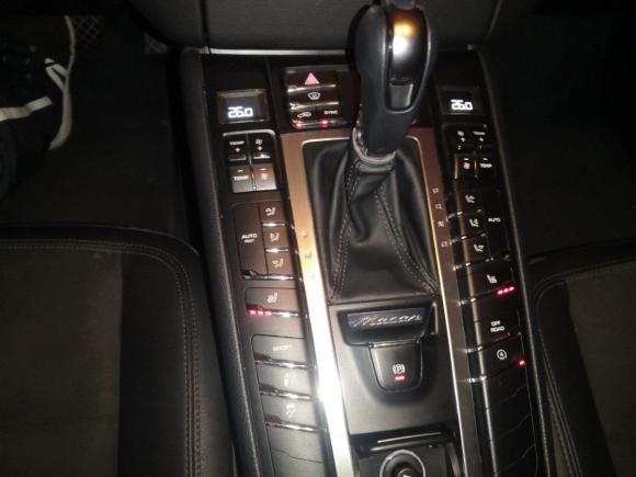 [北京·黑G] 二手保时捷Macan2014款 Macan 2.0T