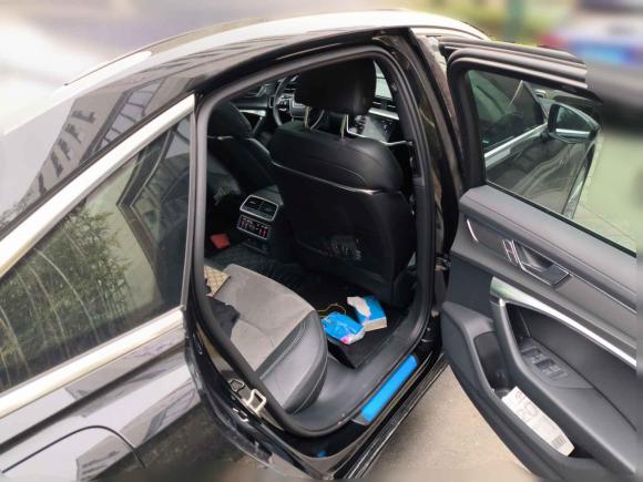 [上海·苏U] 二手奥迪奥迪A6L2022款 45 TFSI 臻选动感型