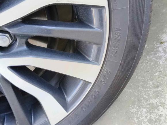 [成都·川A] 二手丰田卡罗拉2017款 改款双擎 1.8L E-CVT精英版