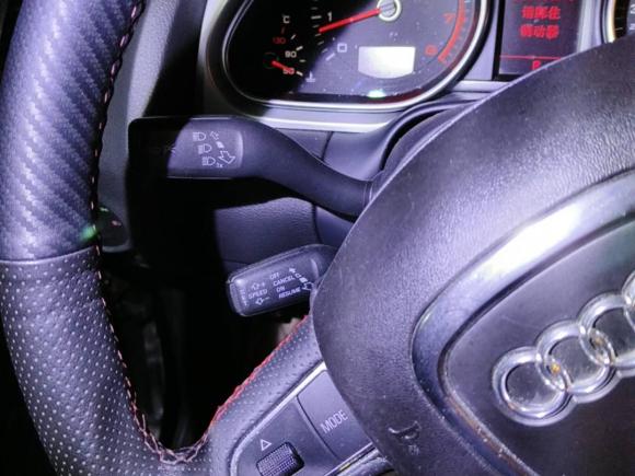 [深圳·粤B] 二手奥迪奥迪Q72011款 3.0 TFSI 进取型(200kW)