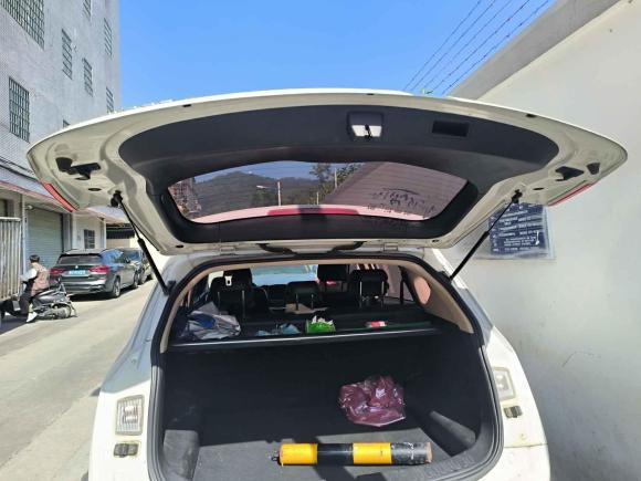 [广州·粤U] 二手宝骏宝骏5602015款 1.8L 手动豪华型