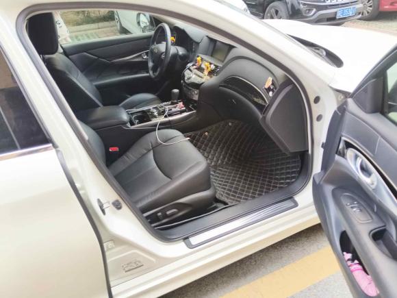 [苏州·苏E] 二手英菲尼迪英菲尼迪Q702015款 Q70L 2.5L 精英版