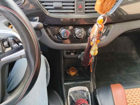 [杭州·贵J] 二手宝骏宝骏3102016款 1.2L 手动豪华型