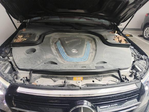 [上海·沪A] 二手奔驰奔驰EQC2022款 EQC 350 4MATIC 特别版