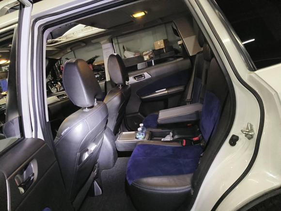 [上海·沪A] 二手斯巴鲁森林人2011款 2.5T S-EDITION自动豪华版