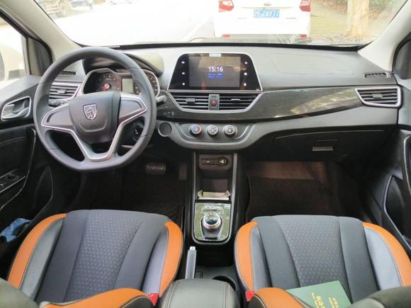 [上海·沪D] 二手宝骏宝骏3102017款 1.5L 自动时尚型