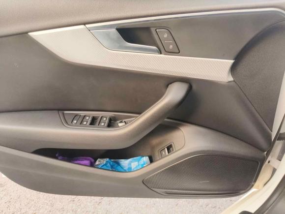 [青岛·鲁B] 二手奥迪奥迪A4L2017款 40 TFSI 时尚型