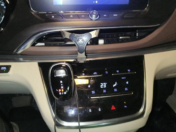 [广州·粤A] 二手别克别克GL82020款 陆上公务舱 652T 舒适型