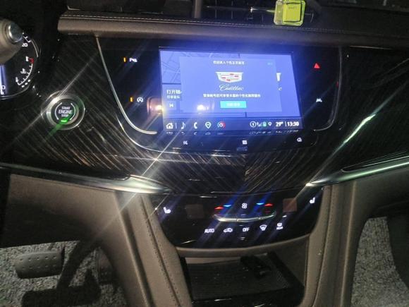 [上海·沪D] 二手凯迪拉克凯迪拉克XT62021款 2.0T 七座两驱豪华型