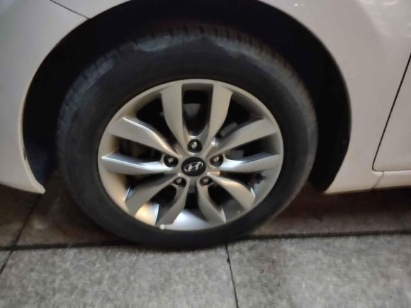 [南京·苏L] 二手现代朗动2015款 1.6L 手动领先型