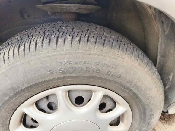 [上海·沪C] 二手别克别克GL82005款 2.5L CT1 舒适型