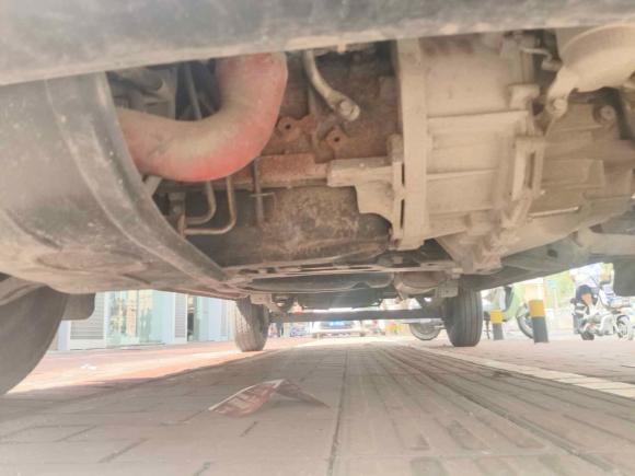 [济南·鲁A] 二手上汽大通MAXUS新途V802019款 2.5T经典款AMT傲运通改款短轴超低顶5/6座