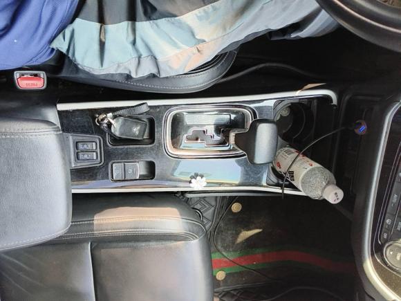 [杭州·浙D] 二手三菱欧蓝德2020款 2.0L 两驱畅享版 5座