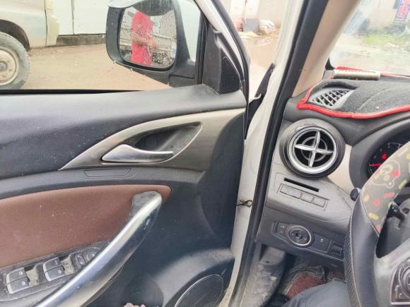 [青岛·鲁B] 二手比亚迪宋2016款 盖世版 1.5TI 手动精英型