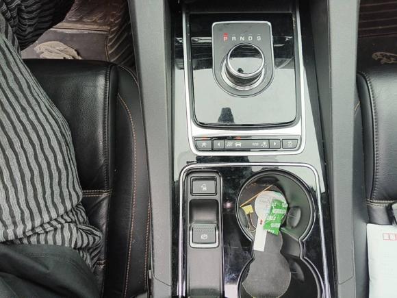 [南京·苏A] 二手捷豹捷豹F-PACE2016款 2.0T 两驱都市尊享版