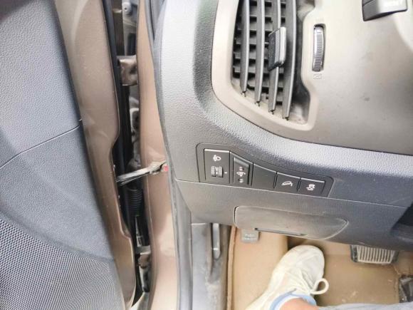 [成都·川A] 二手起亚智跑2015款 2.0L 自动两驱版DLX