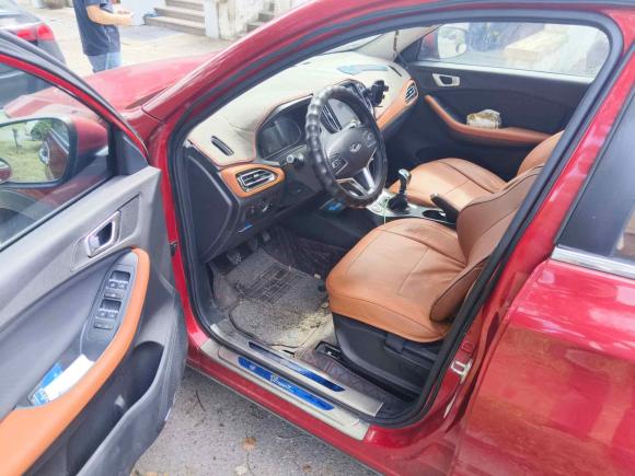 [上海·皖B] 二手奇瑞瑞虎72016款 1.5T 手动耀目版