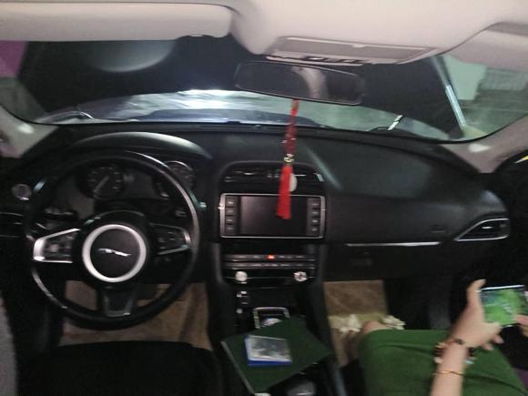 [成都·川A] 二手捷豹捷豹F-PACE2018款 2.0T 四驱都市尊享版