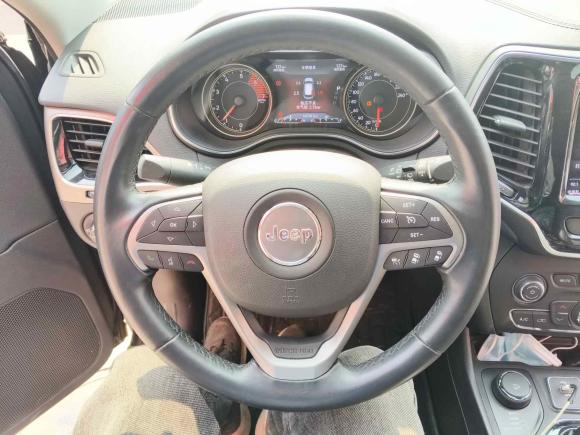 [青岛·鲁U] 二手Jeep自由光2019款 2.0T 四驱探享版+自动驾驶智慧包 国VI