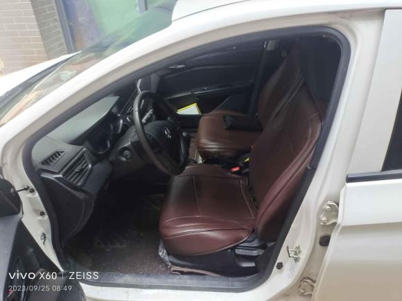 [武汉·鄂A] 二手宝骏宝骏3102016款 1.2L 手动超值型