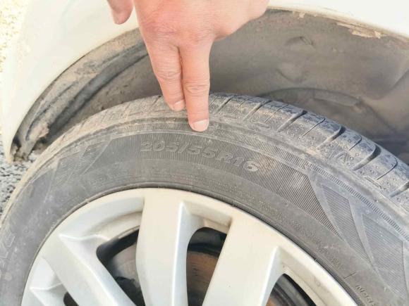 [上海·沪C] 二手荣威荣威3502015款 1.5L 手动豪华天窗版