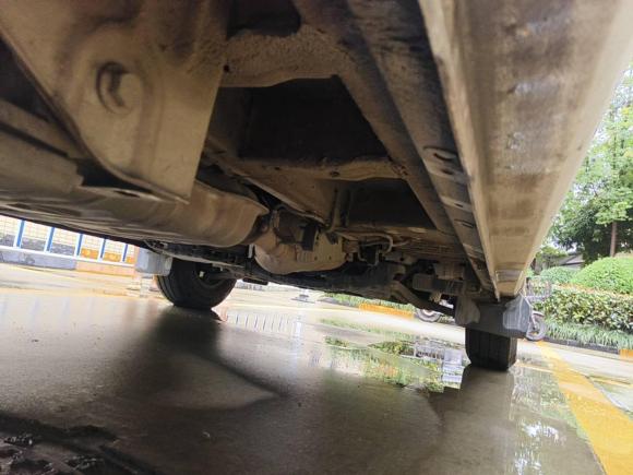 [成都·川G] 二手上汽大通MAXUS新途V902022款 2.0T AMT运杰前驱短轴中顶后单胎6座