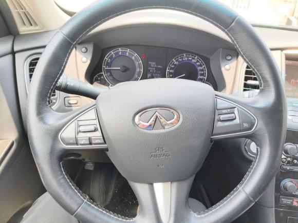 [上海·沪C] 二手英菲尼迪英菲尼迪QX502015款 2.5L 舒适版