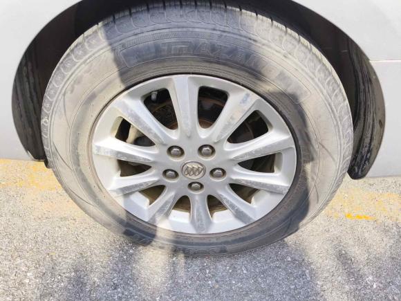 [南昌·赣A] 二手别克别克GL82011款 3.0L XT豪华商务旗舰版