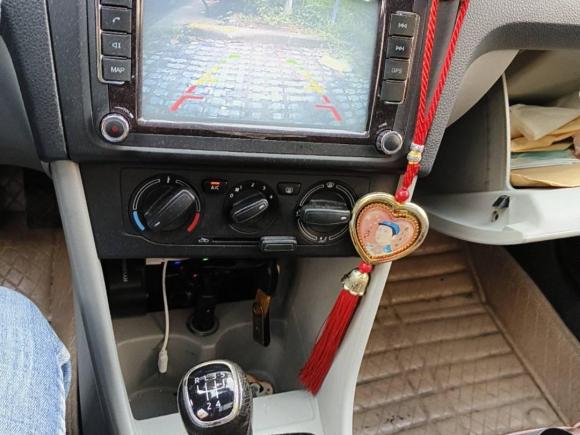 [上海·鄂C] 二手斯柯达昕锐2015款 1.6L 手动智选型