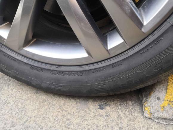 [广州·粤A] 二手大众途锐2017款 3.0TSI 驭岳型