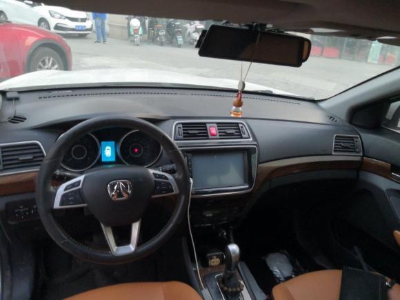 [无锡·苏E] 二手北汽威旺北汽威旺S502016款 1.5T CVT欢动尊贵型