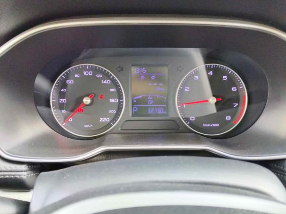 [济南·鲁A] 二手荣威荣威RX32018款 1.6L CVT旗舰版