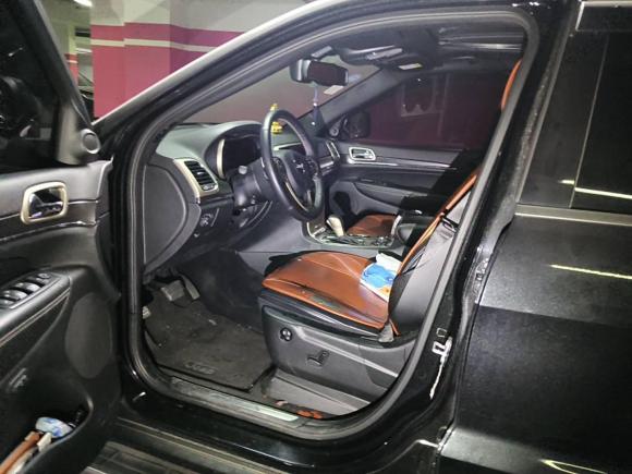 [上海·沪A] 二手Jeep大切诺基2016款 3.0L 舒享导航版