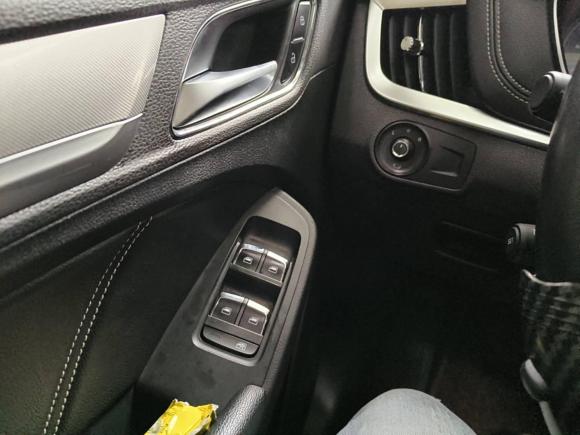 [上海·沪A] 二手荣威荣威RX5新能源2017款 eRX5 50T 混动互联尊荣旗舰版