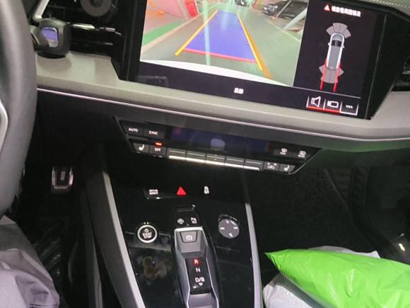 [上海·沪A] 二手奥迪奥迪Q5 e-tron2022款 40 e-tron 星耀型 机甲套装