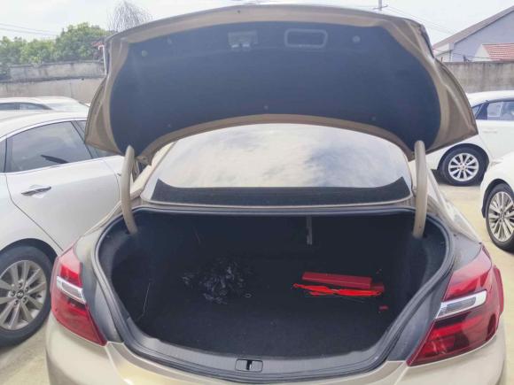 [上海·沪C] 二手别克君威2015款 2.0L 领先时尚型