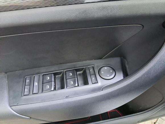 [成都·川A] 二手荣威荣威3602017款 1.5L 自动豪华版