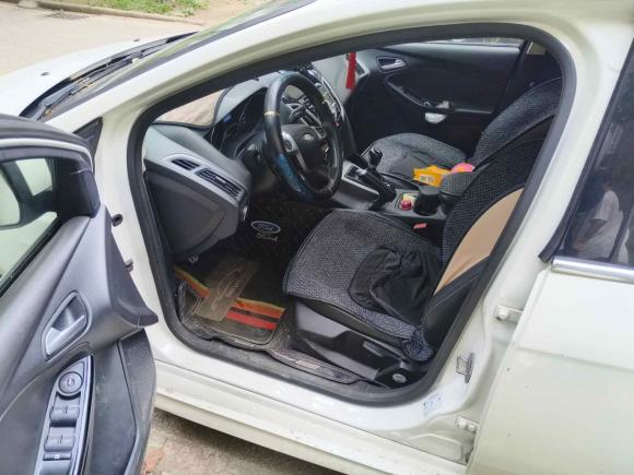 [武汉·鄂A] 二手福特福克斯2012款 两厢 2.0L 手动豪华运动型