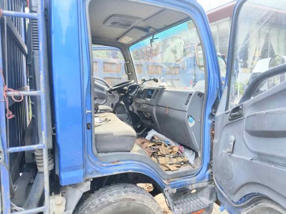 [佛山·粤A] 二手金杯金杯金卡S22024款 1.6L 手动单排3.05米货厢后单轮舒享型SWJ16